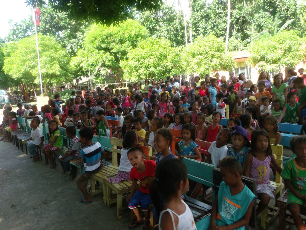 waiting students of Sawang Elementary School