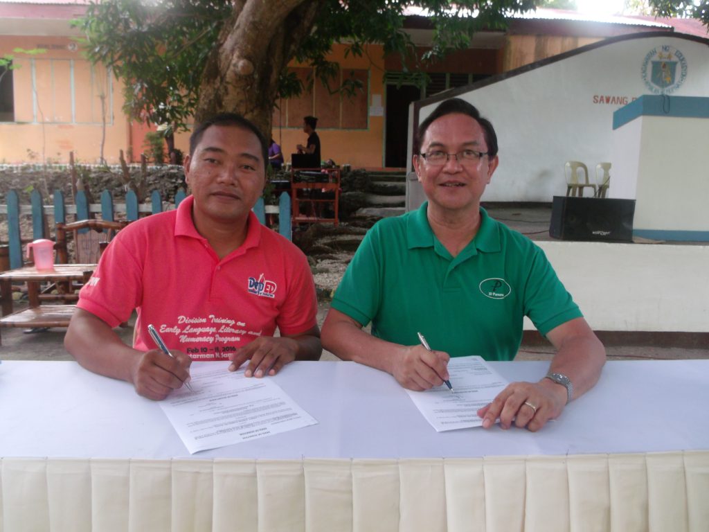 Mr. Glenn Patrick Catucod - Sawang Elementary School Principal and Mr. Dan delos Reyes - JD Pamana President